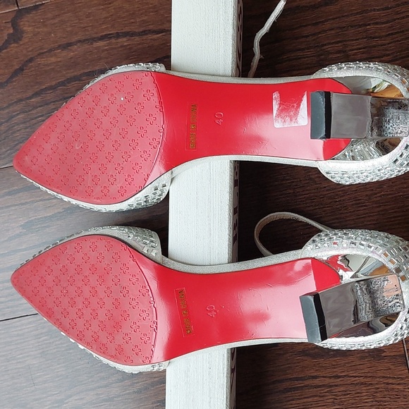 Gorgeous shoes - Picture 2 of 4